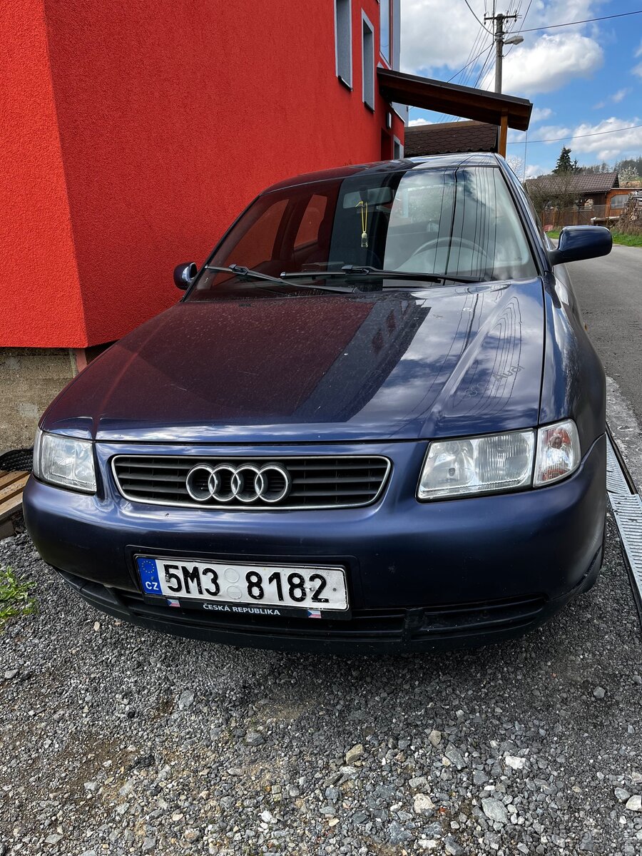 Audi A3 1.6 benzín
