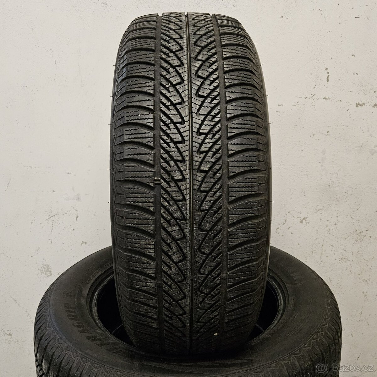 Zimní pneumatiky GoodYear 255/60 R18 A016