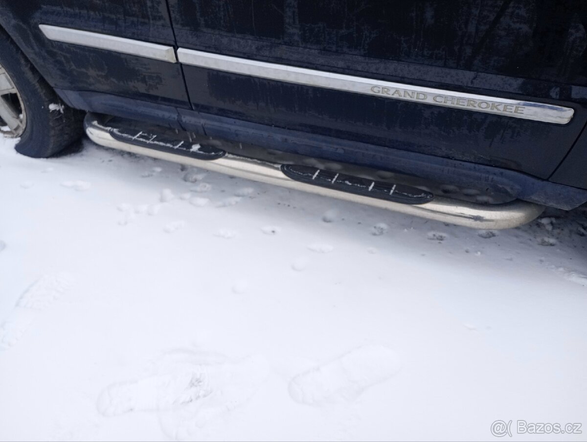 Nášlapy na Jeep