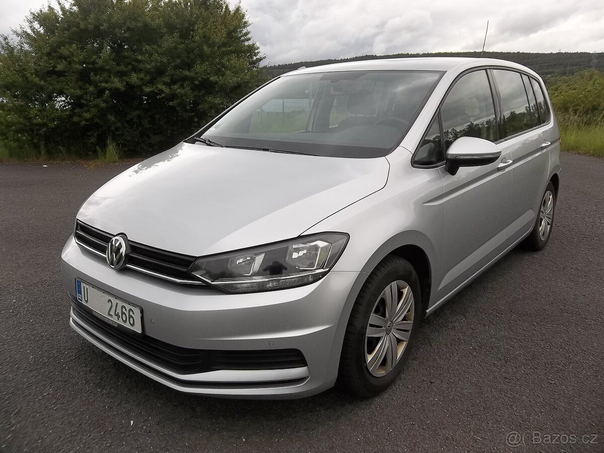 VW Touran 1,2 TSI, r.v. 02/2016, 7 míst, pravidelný servis