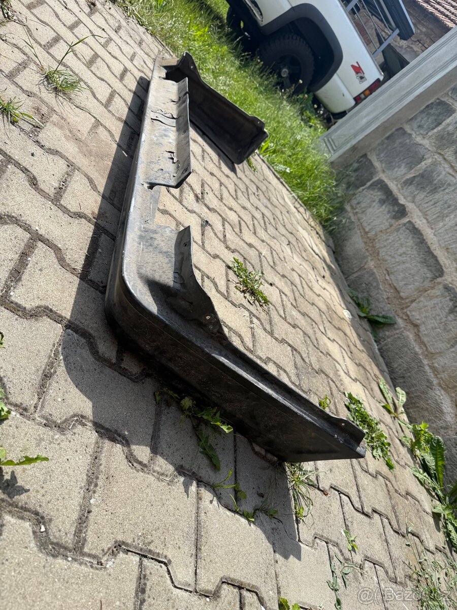Bmw e30 zadní podnaraznik