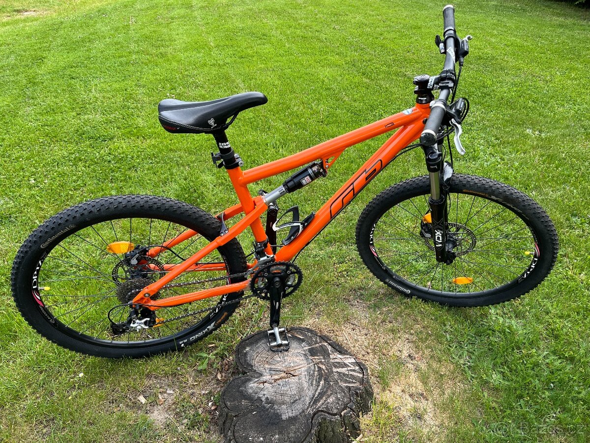 Horské celoodpružené kolo RB IQ od české firmy Race Bike