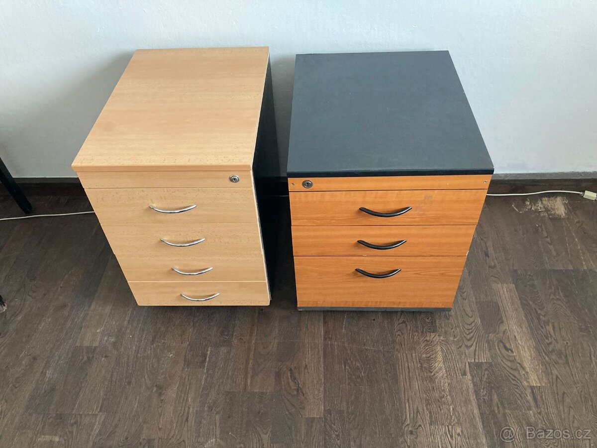 box pod stůl, zásuvkový, pojízdný