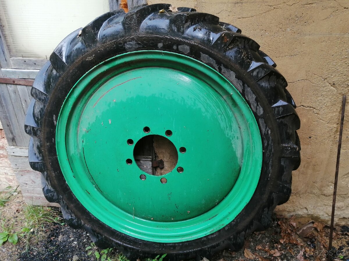 Prodám zadní kola zetor 25