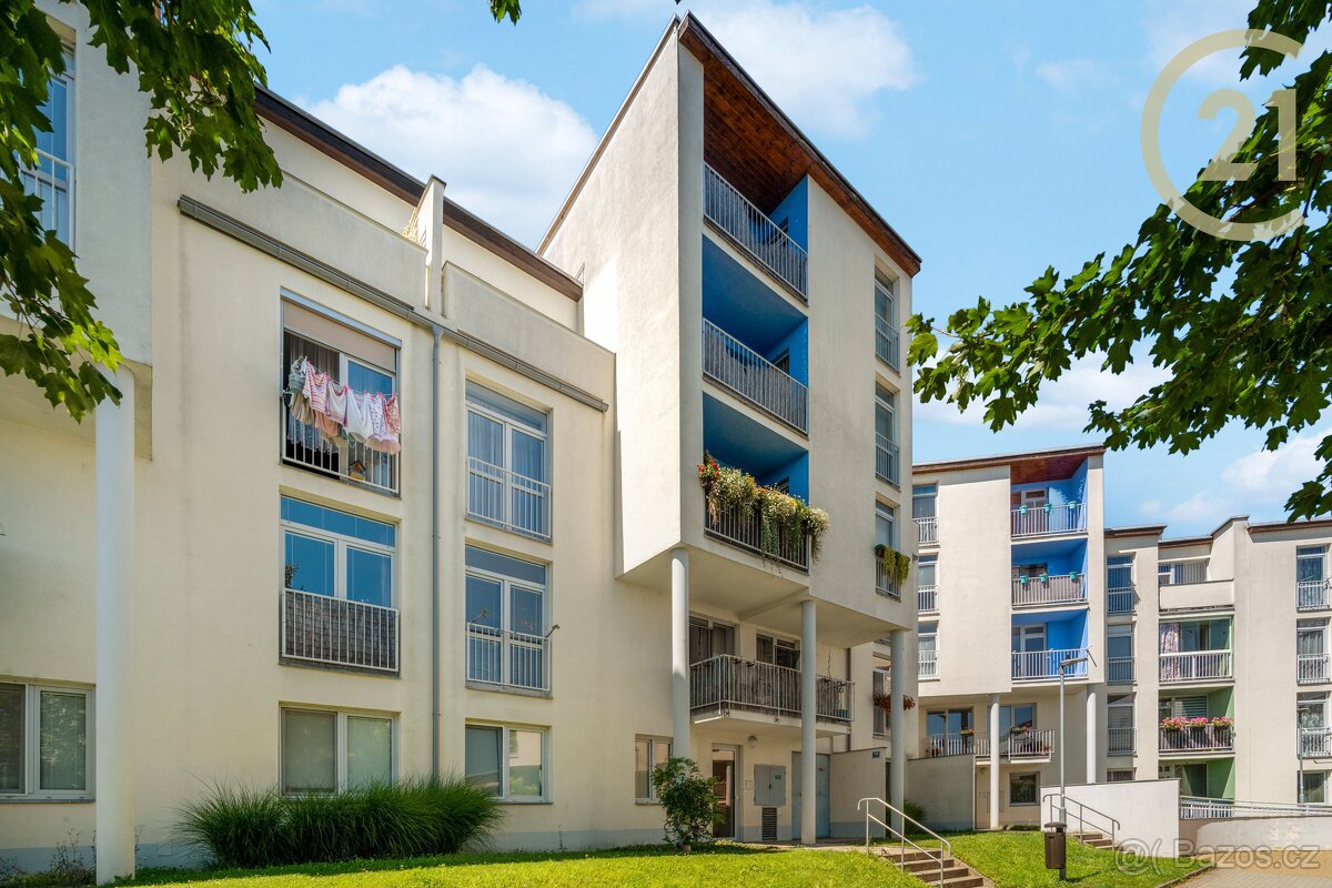 Prodej bytu Rousínov, Zahradní, 3kk, 3.NP, 71m2, lodžie, ...
