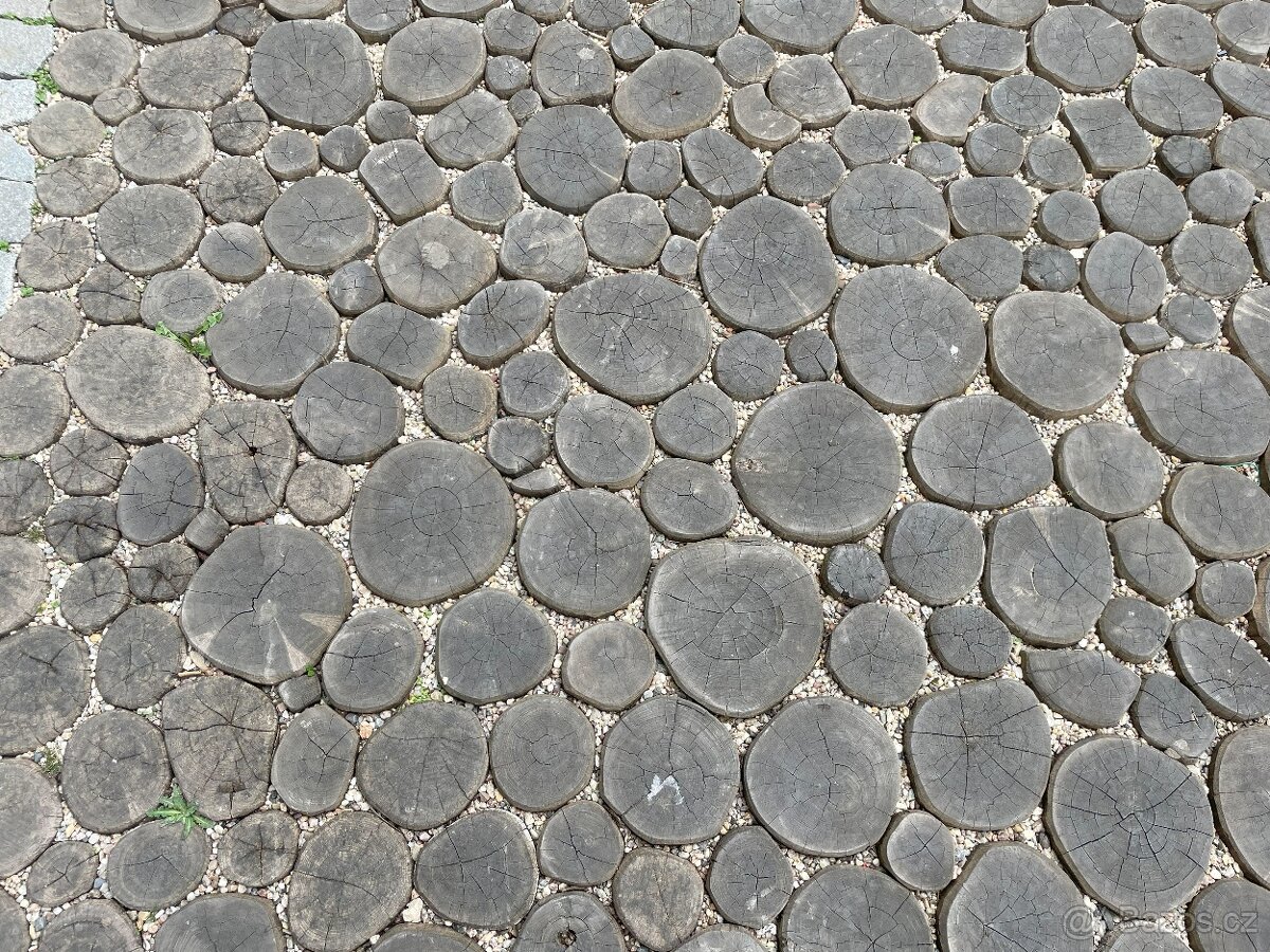 Prodej akátové a dubové dlažby