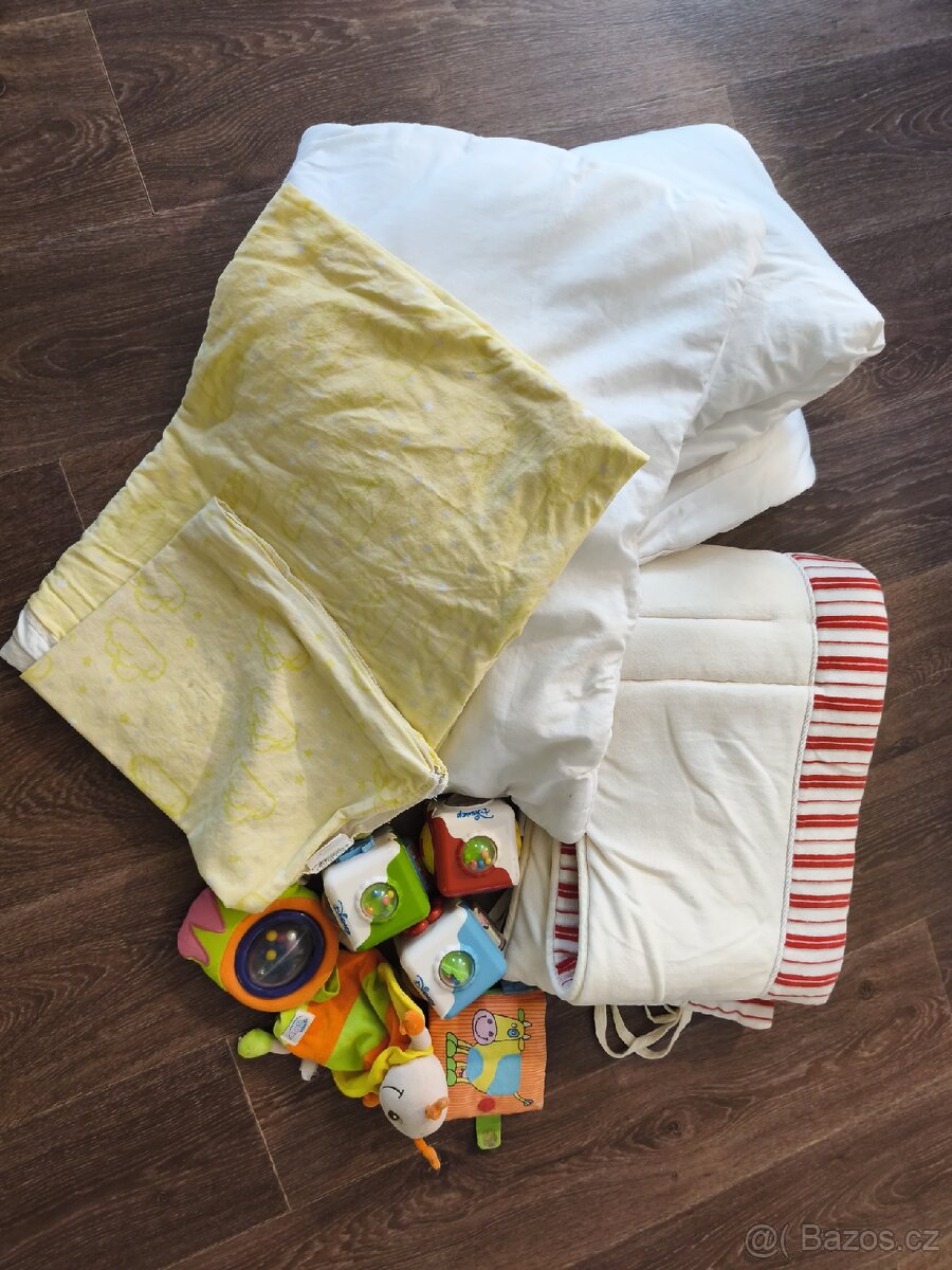 Dětská postýlka, peřinka, povlečení a mantinel