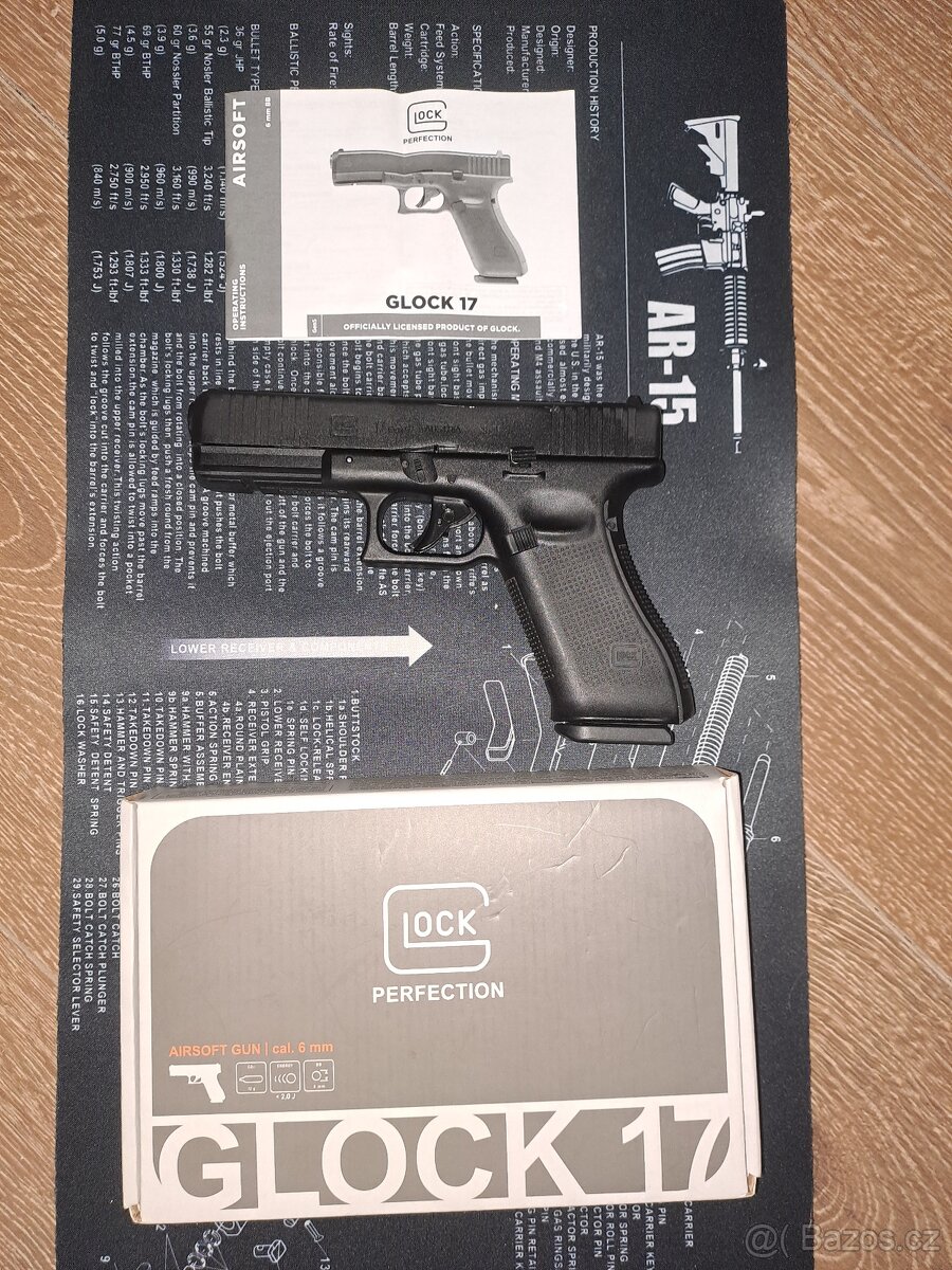 Glock 17 Gen.5, kovový závěr, CO2, blowback - černá