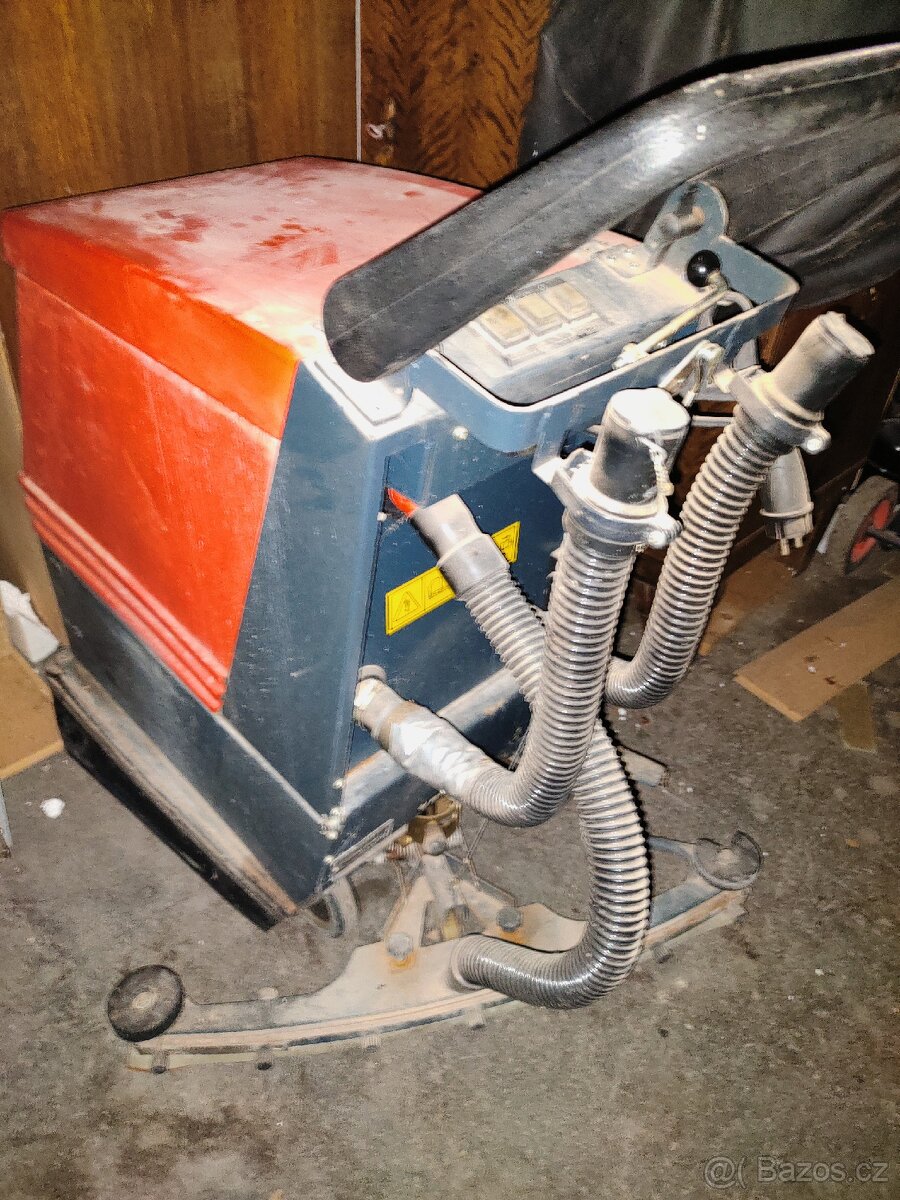 Hakomatic - podlahový mycí stroj - NEJLEVNĚJŠÍ NABÍDKA