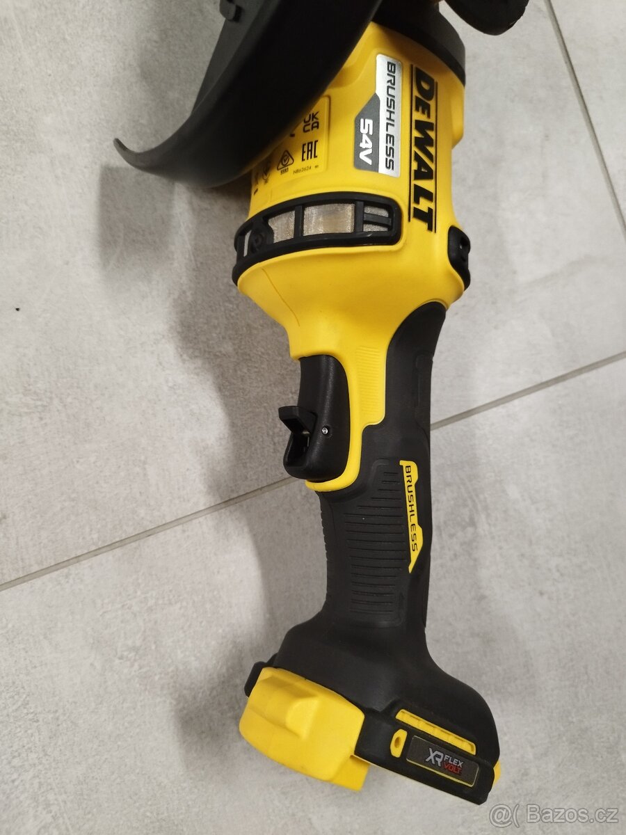 Dewalt aku flexa 54volt v zaruce