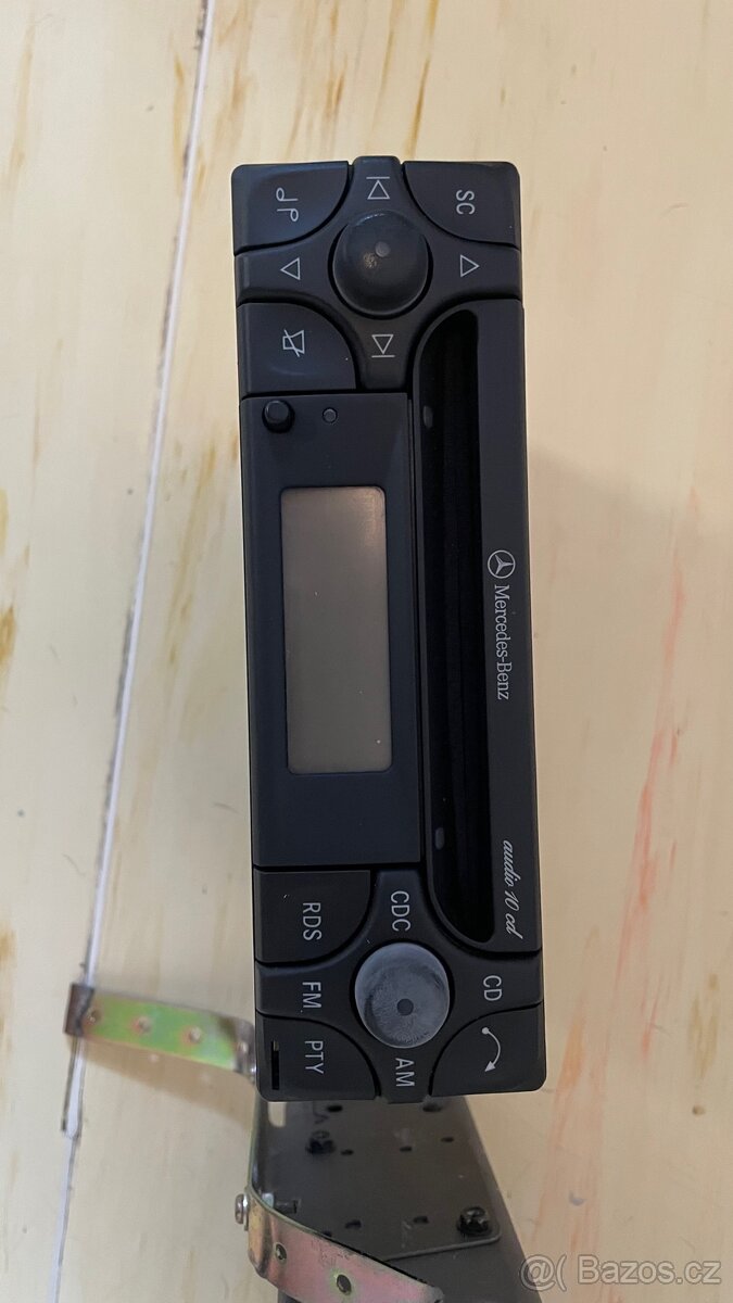 Mercedes-Benz Audio CD + Pioneer 6-disc CD měnič – originál