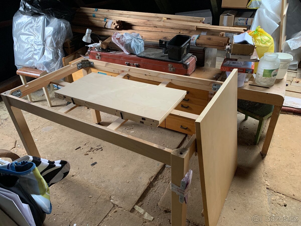 Rozkládací stůl Ikea