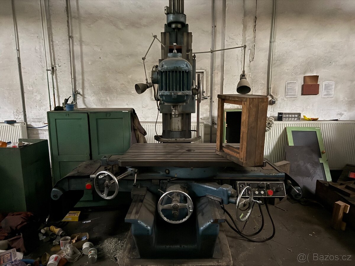 Konzolová univerzální fréza