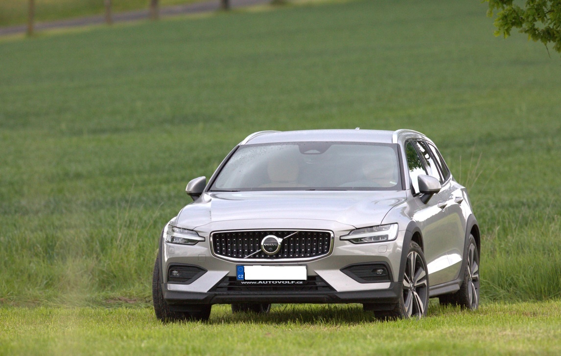 Volvo V60 Cross Country B5 Plus