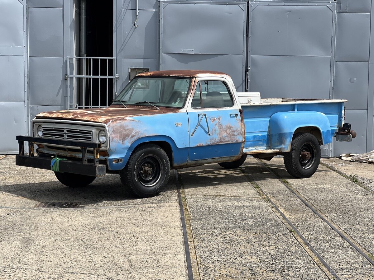 1972 Dodge d300 v8