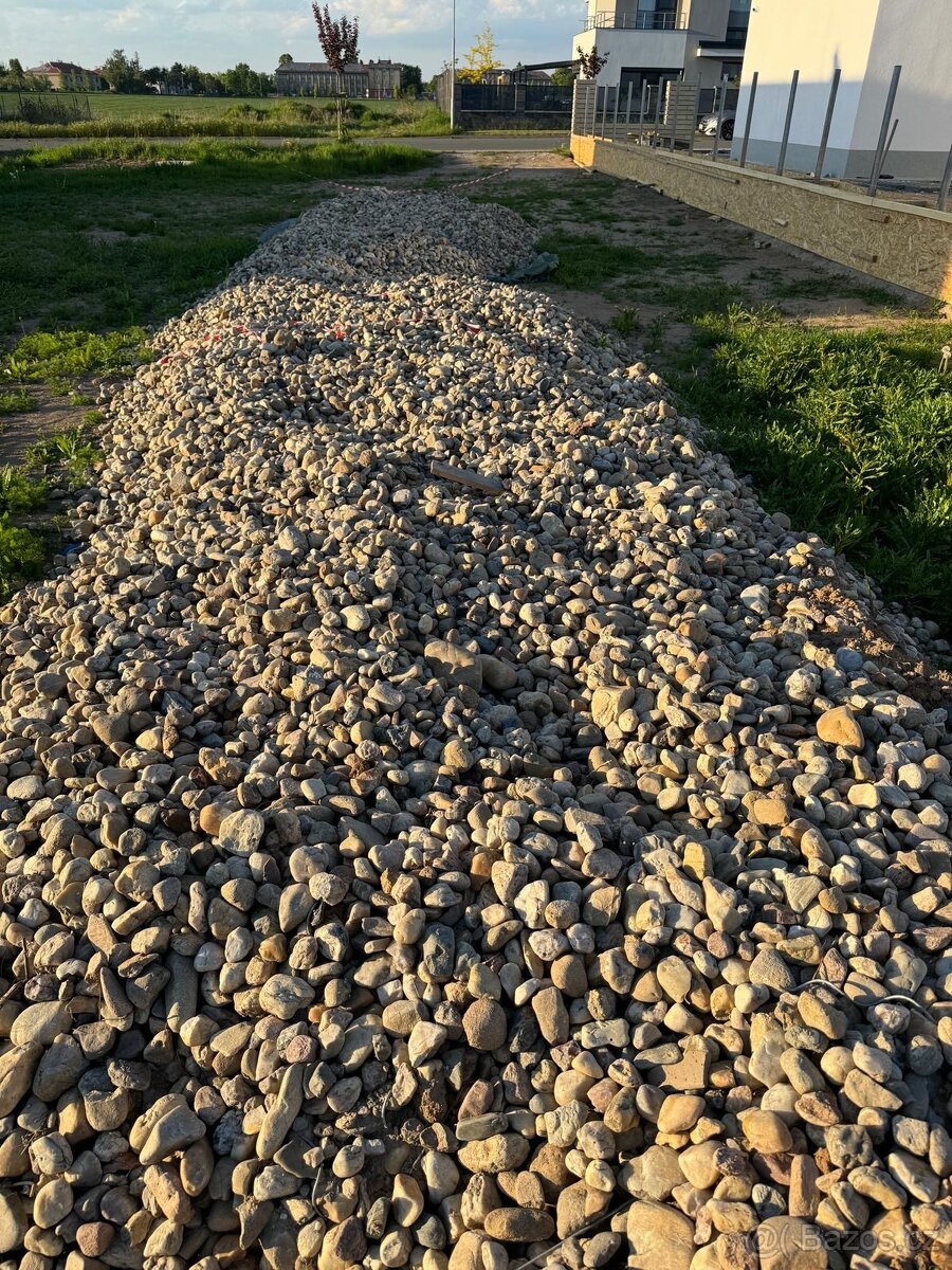 Kačírek 30t za odvoz Hradec Králové