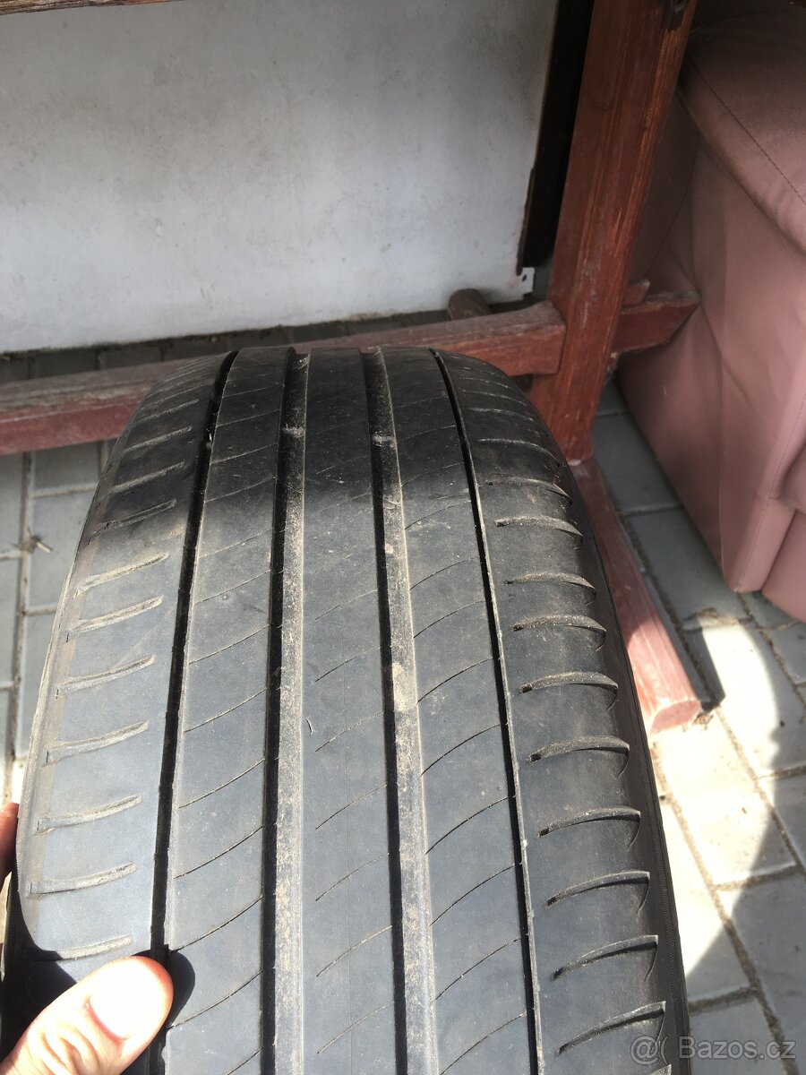 Prodam 4 ks Michelin Primacy 215/60 R17