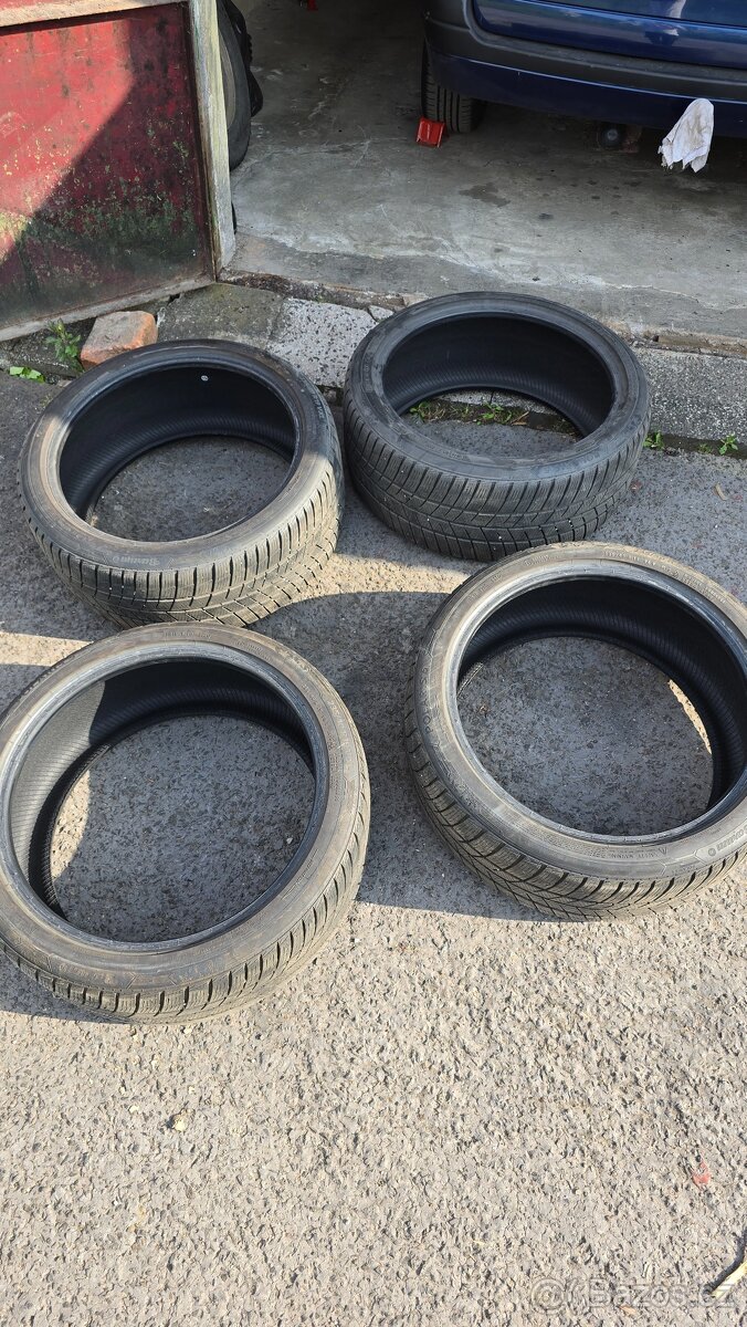 Pneu 235/40 R19