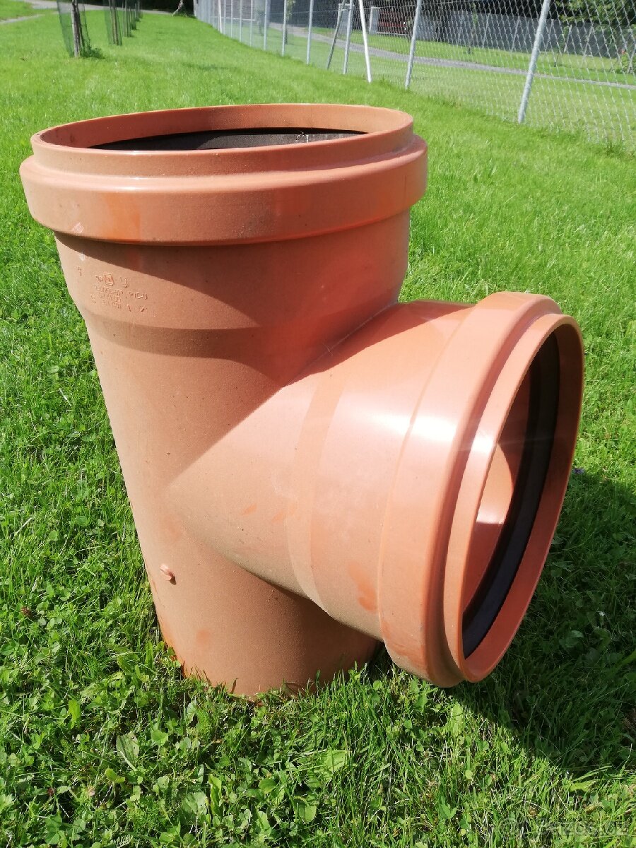 Odbočka 87°, 250/250mm, nové