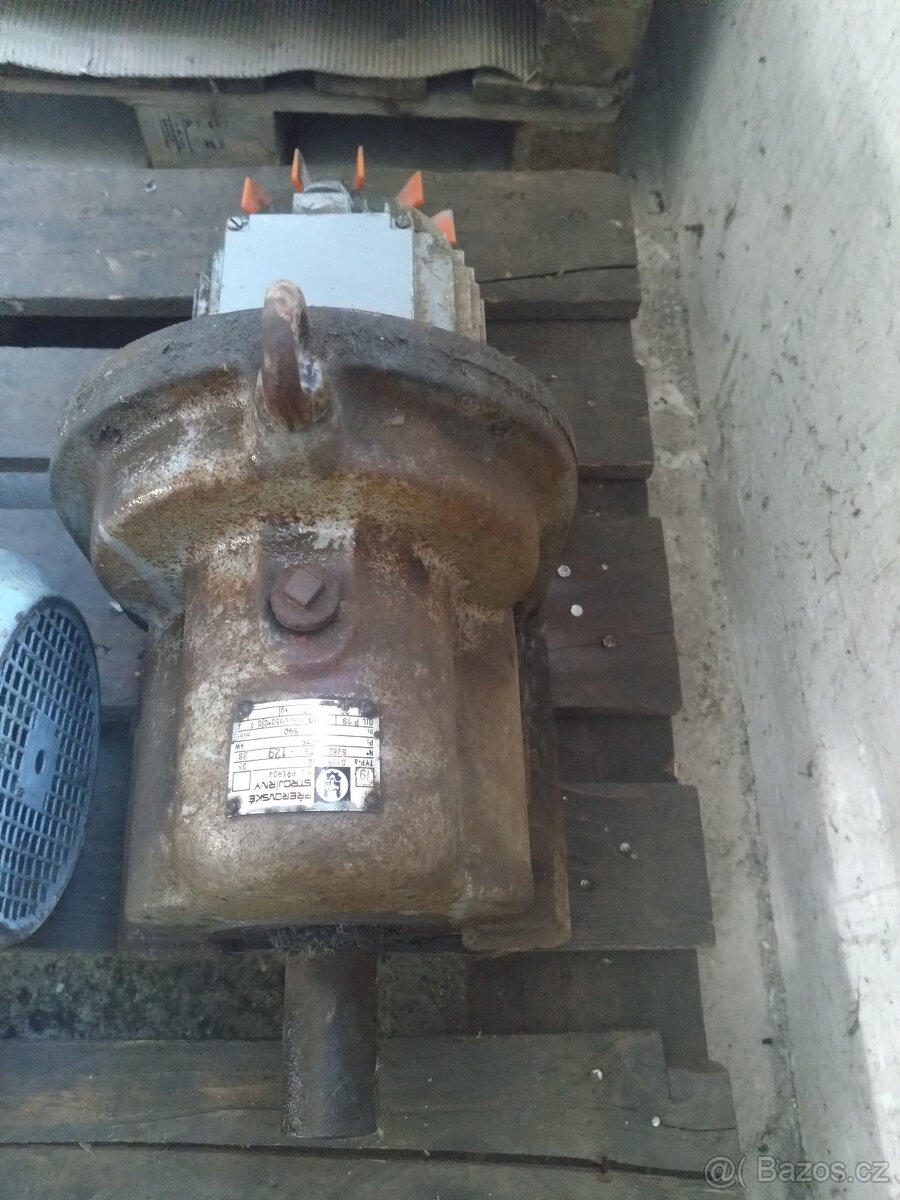 elektromotor s převodovkou- variátor