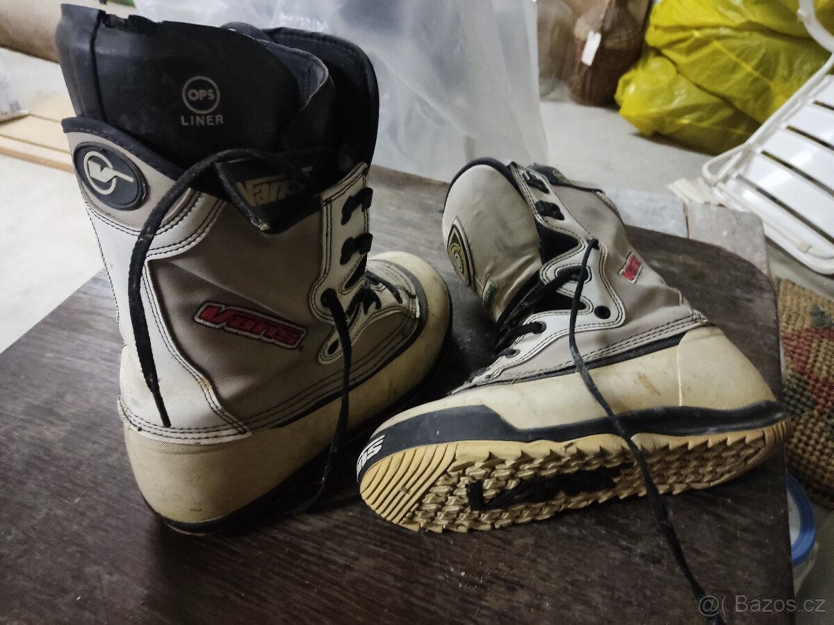 snowboardobé boty VANS vel. US 11