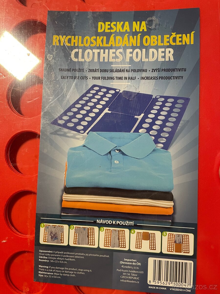 Deska na rychloskládání oblečení