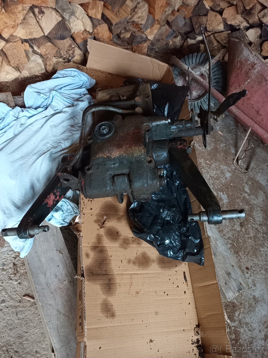 Prodám víko hydrauliky na Zetor