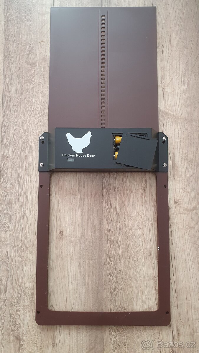 Automatická dvířka do kurníku