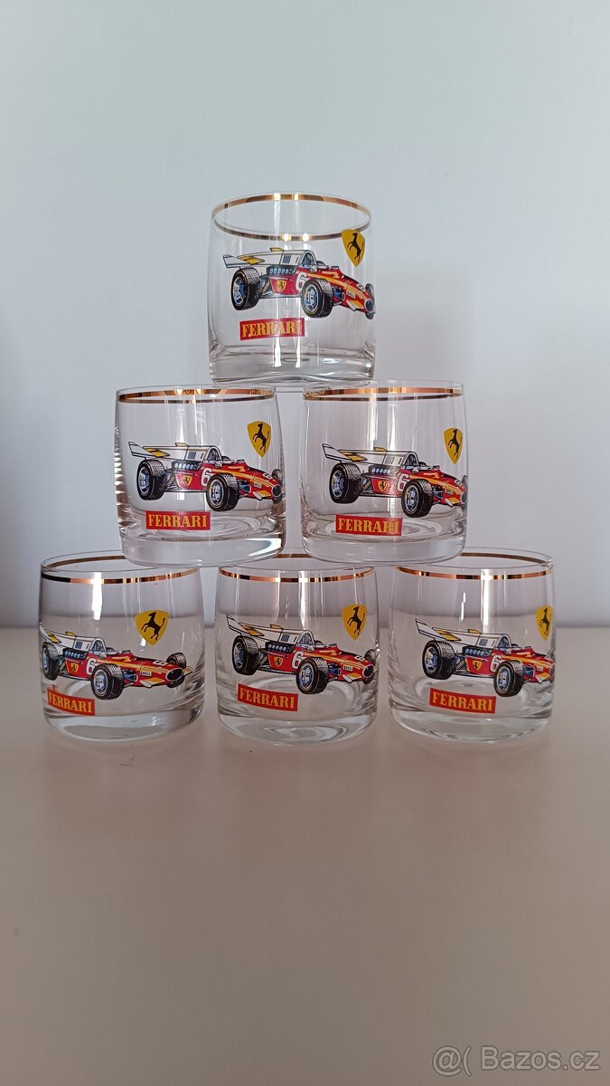 Retro sada malých skleniček Ferrari
