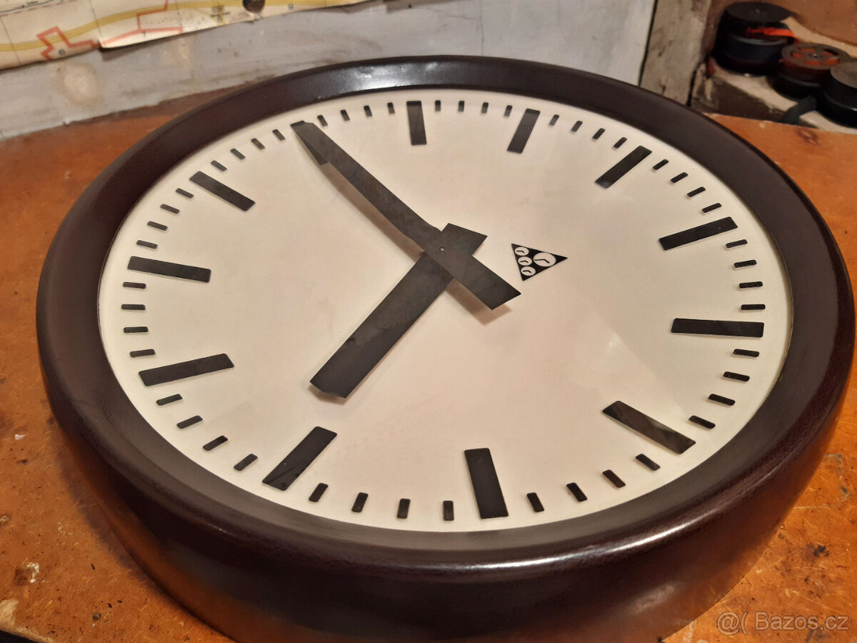 Hodiny Pragotron PJ27 z roku 1978, TOP stav