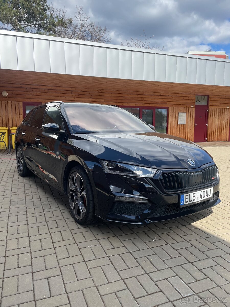 Škoda Octavia kombi RS iV, 180kw, záruka , plug-in