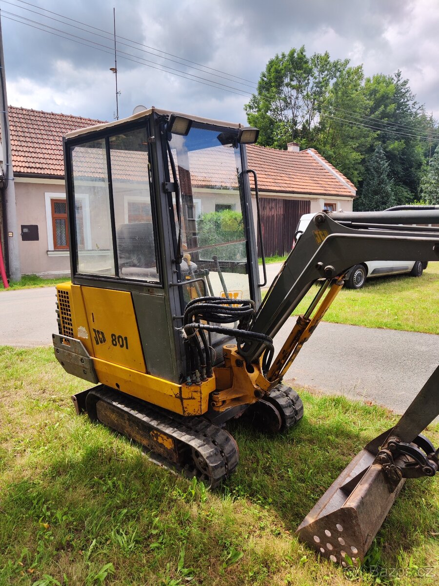 Minibagr JCB 801
