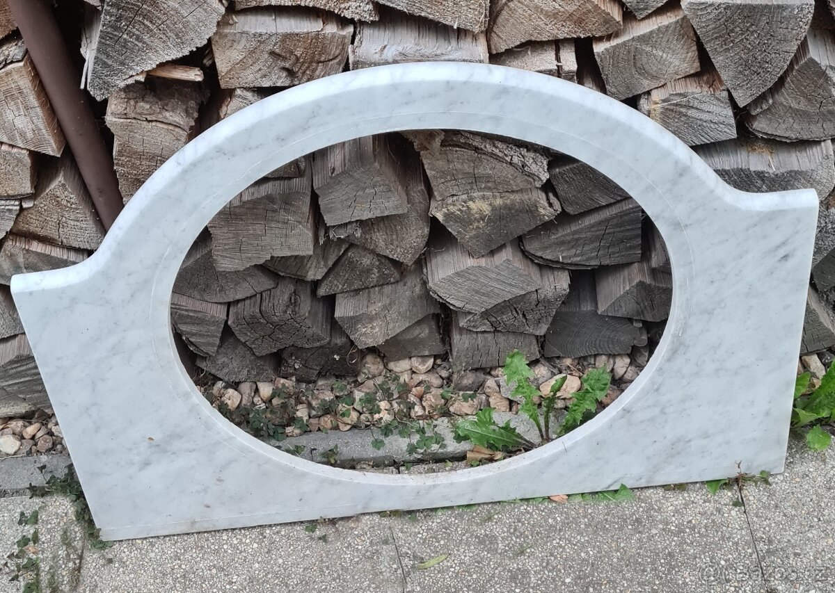 mramorová deska pod umyvadlo