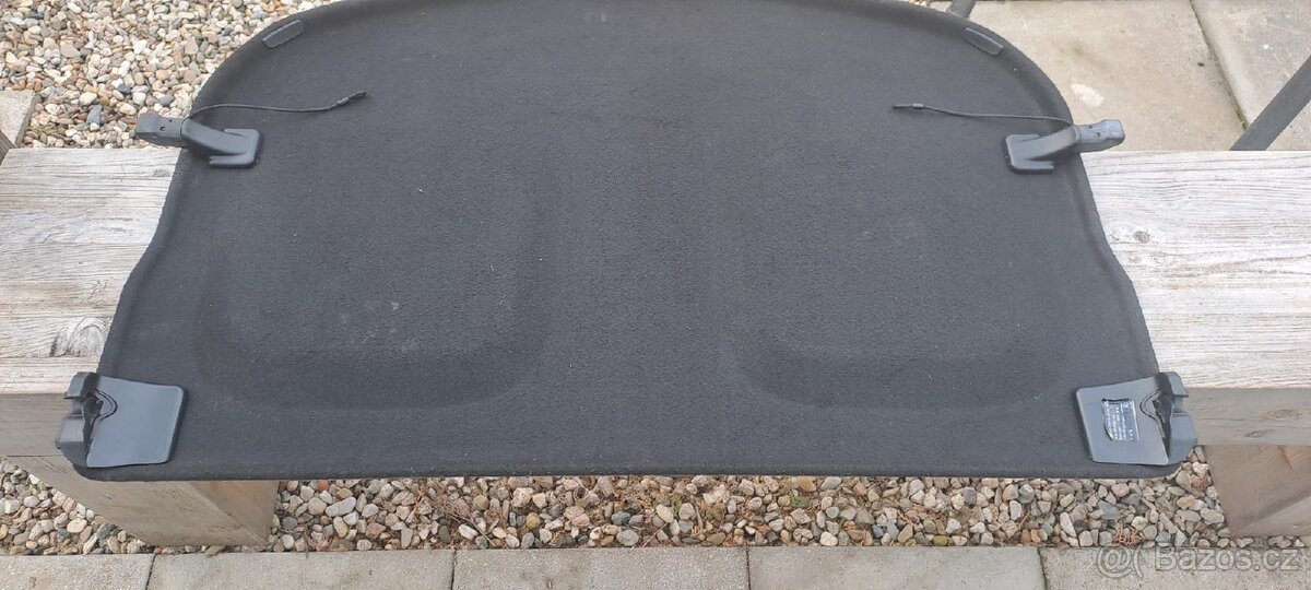 Plato zavazadlového prostoru Mercedes Benz