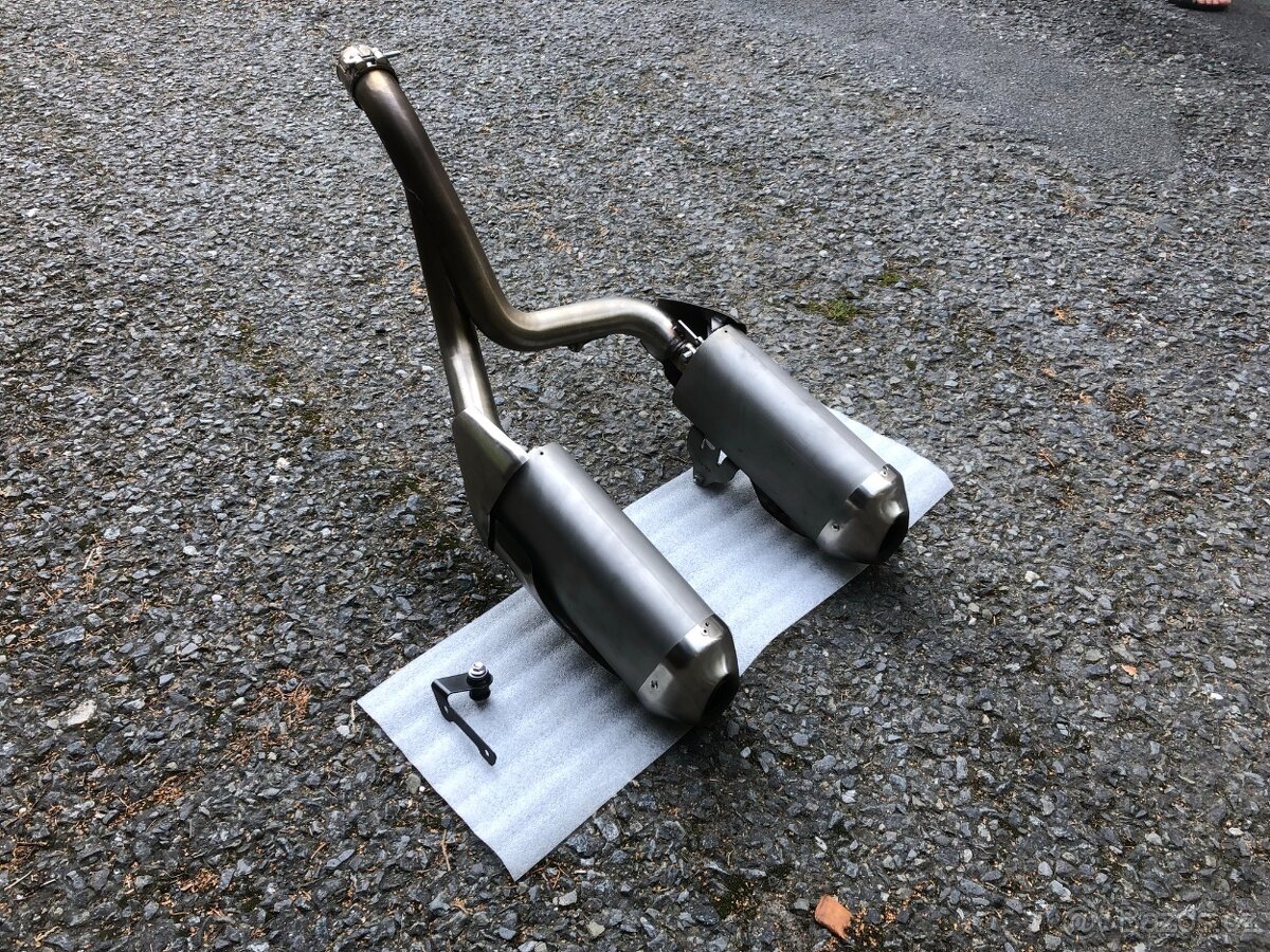 Originální výfuk Triumph Speed Triple 1050, rv. 2011/2012