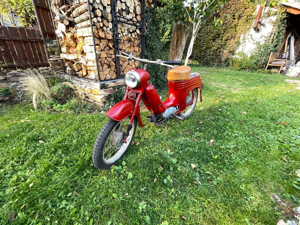 Jawa 555 pařez