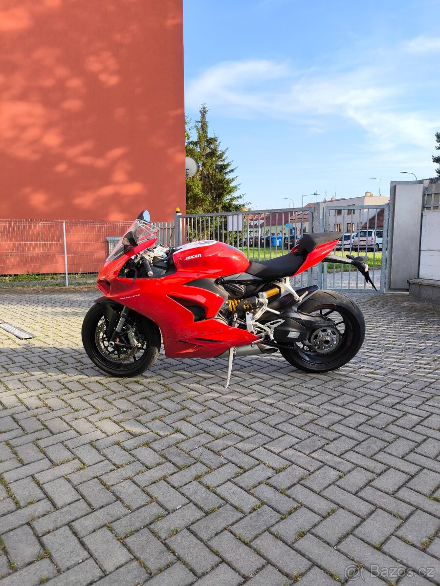 Ducati Panigale V2 2021