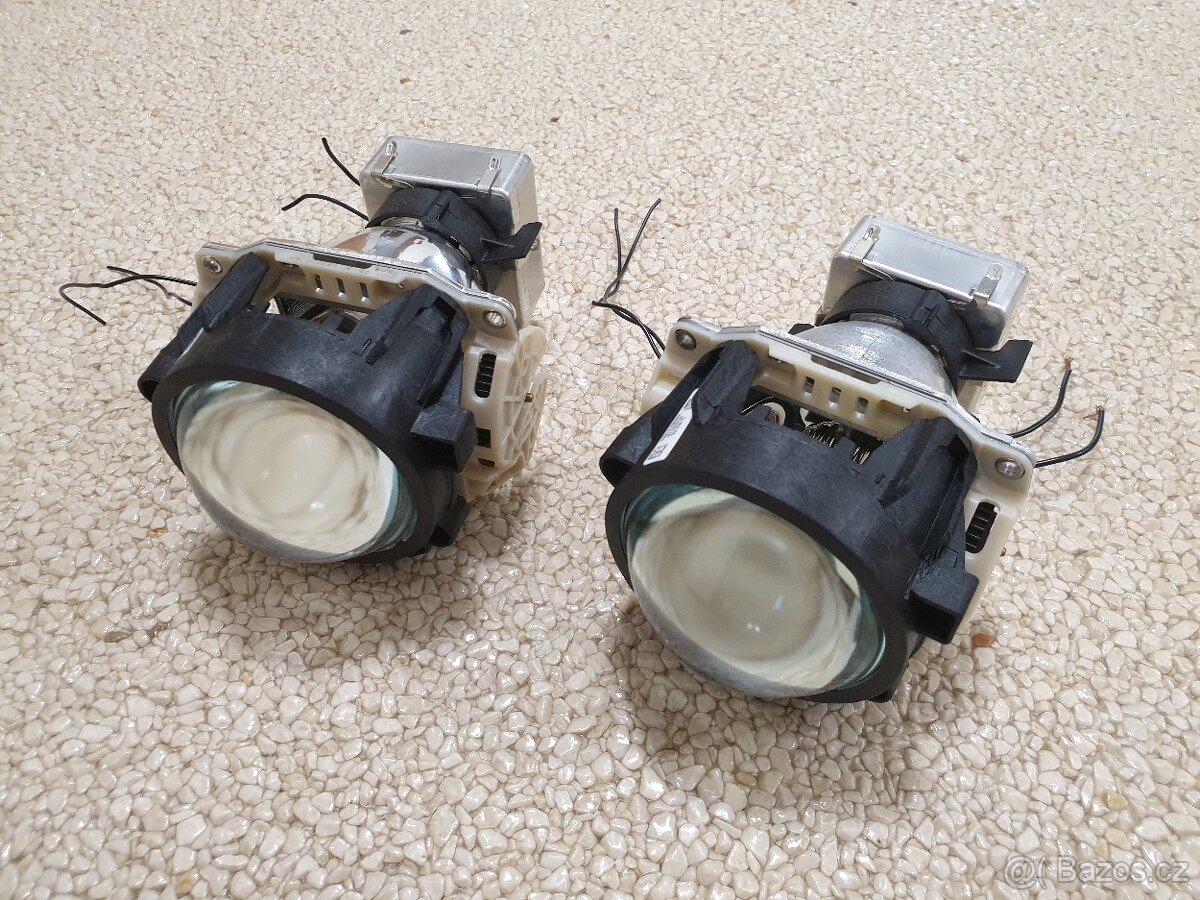 Bi-xenon sada Valeo včetně výbojek a traf D5S