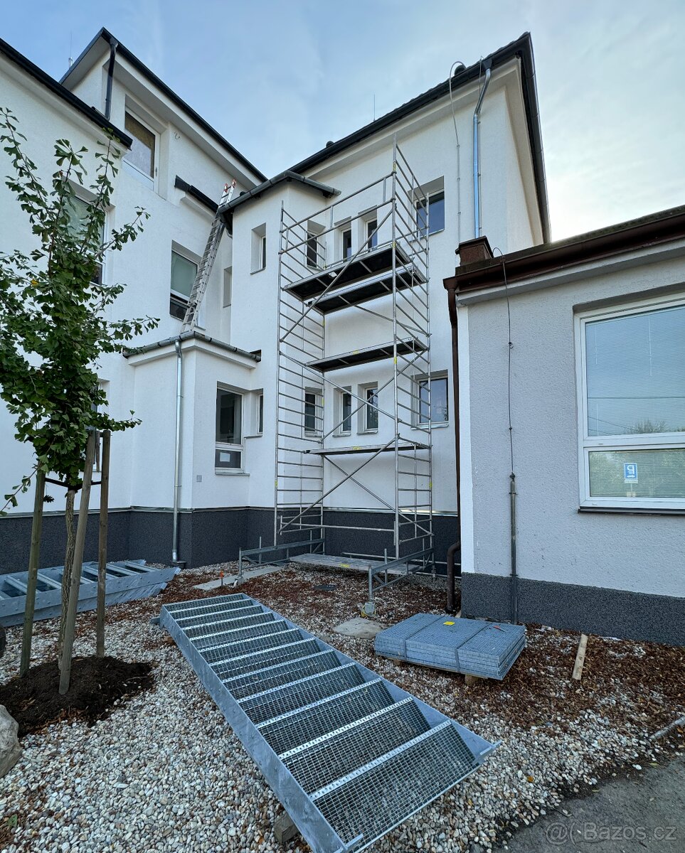 Půjčovna / Pronájem pojizdné lešení