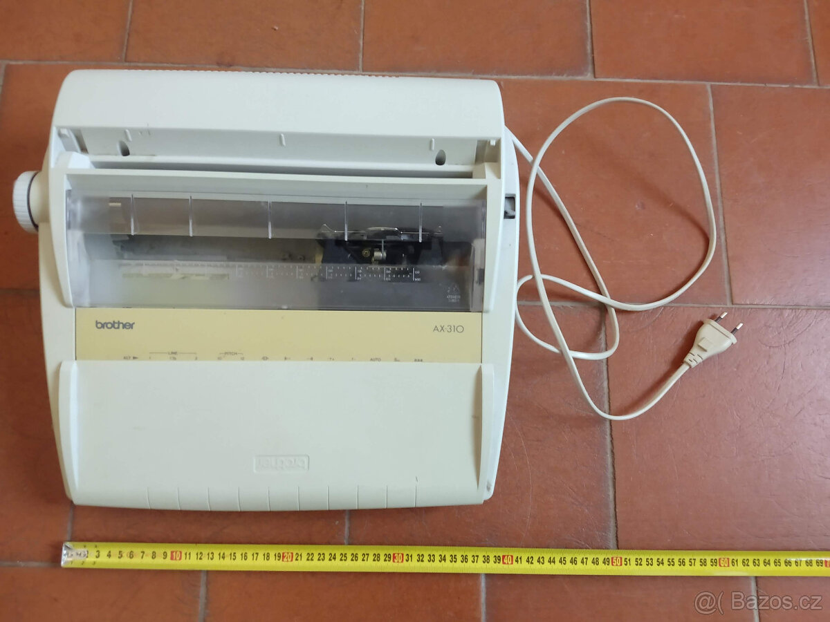 Prodám elektrický psací stroj