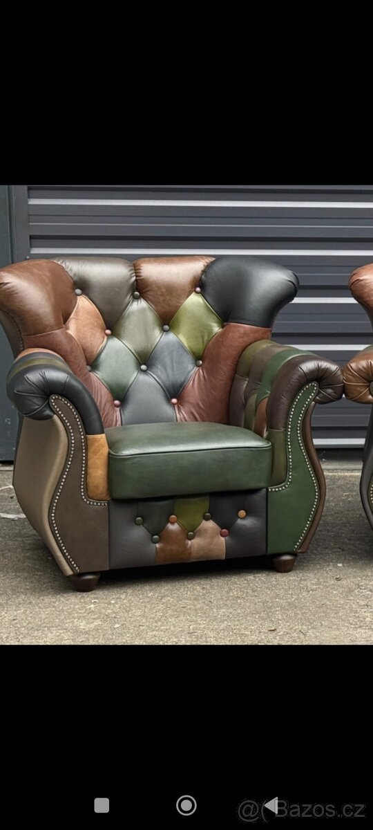 Křeslo Chesterfield, khaki