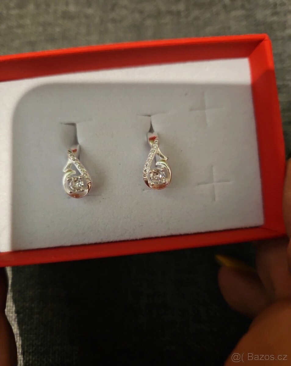 Stříbrne náušnice