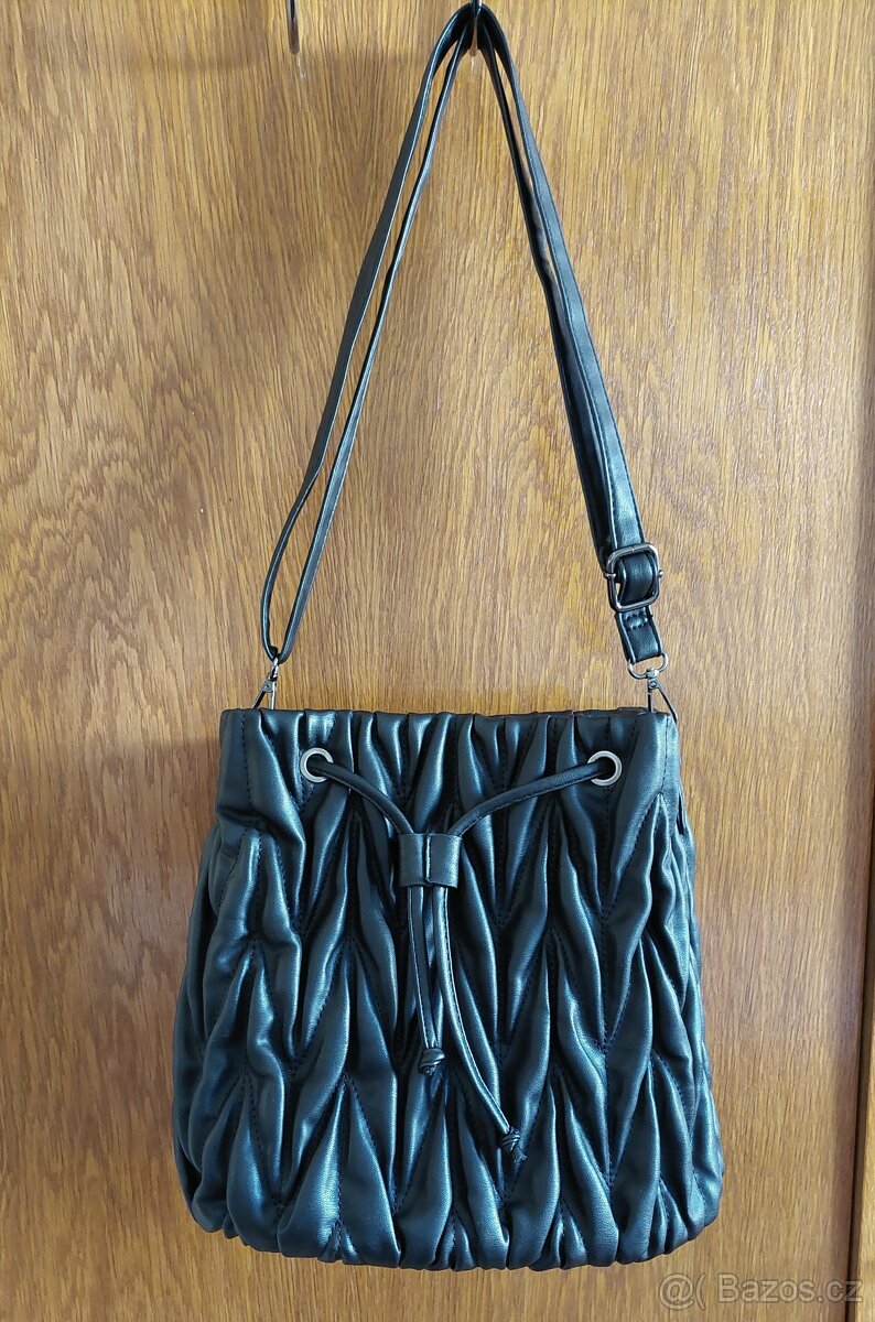 Nová kabelka BUCKET BAG
