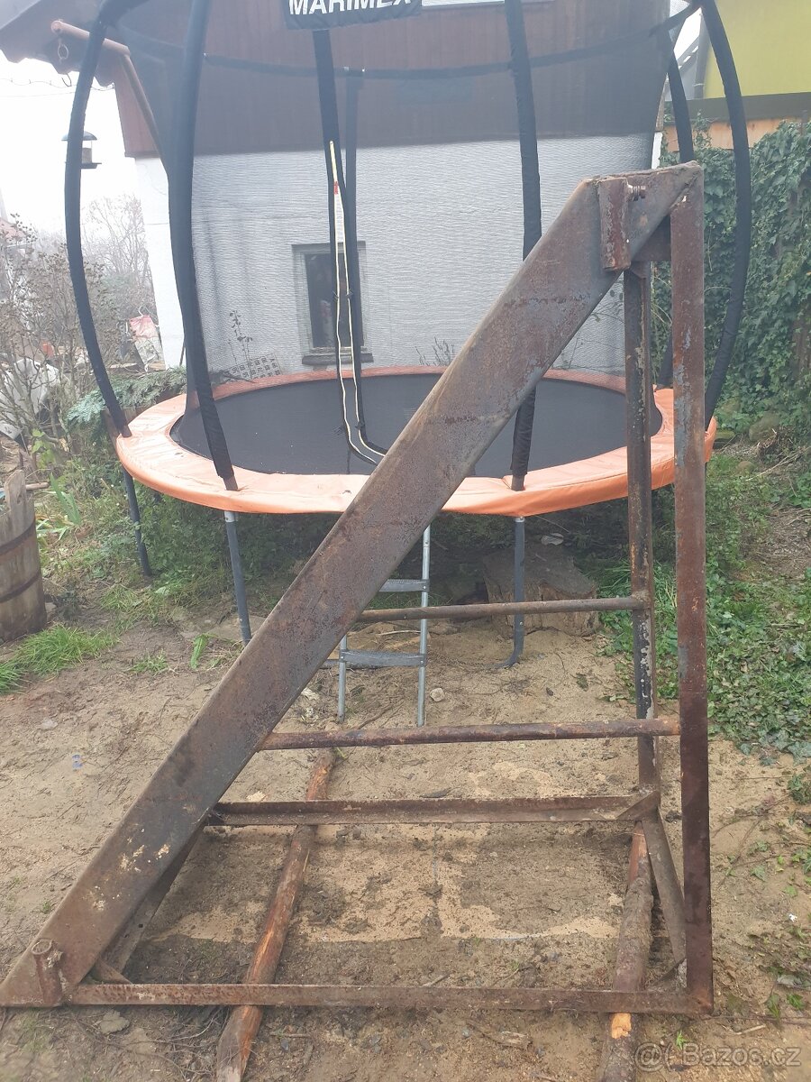 Železné schodiště