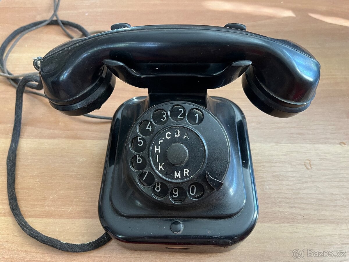 Prodám starý telefon