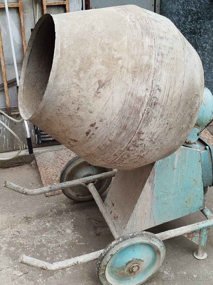 Stavební míchačka