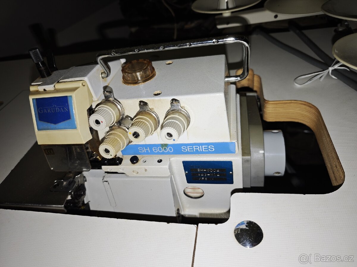 Šicí stroj overlock Garudan