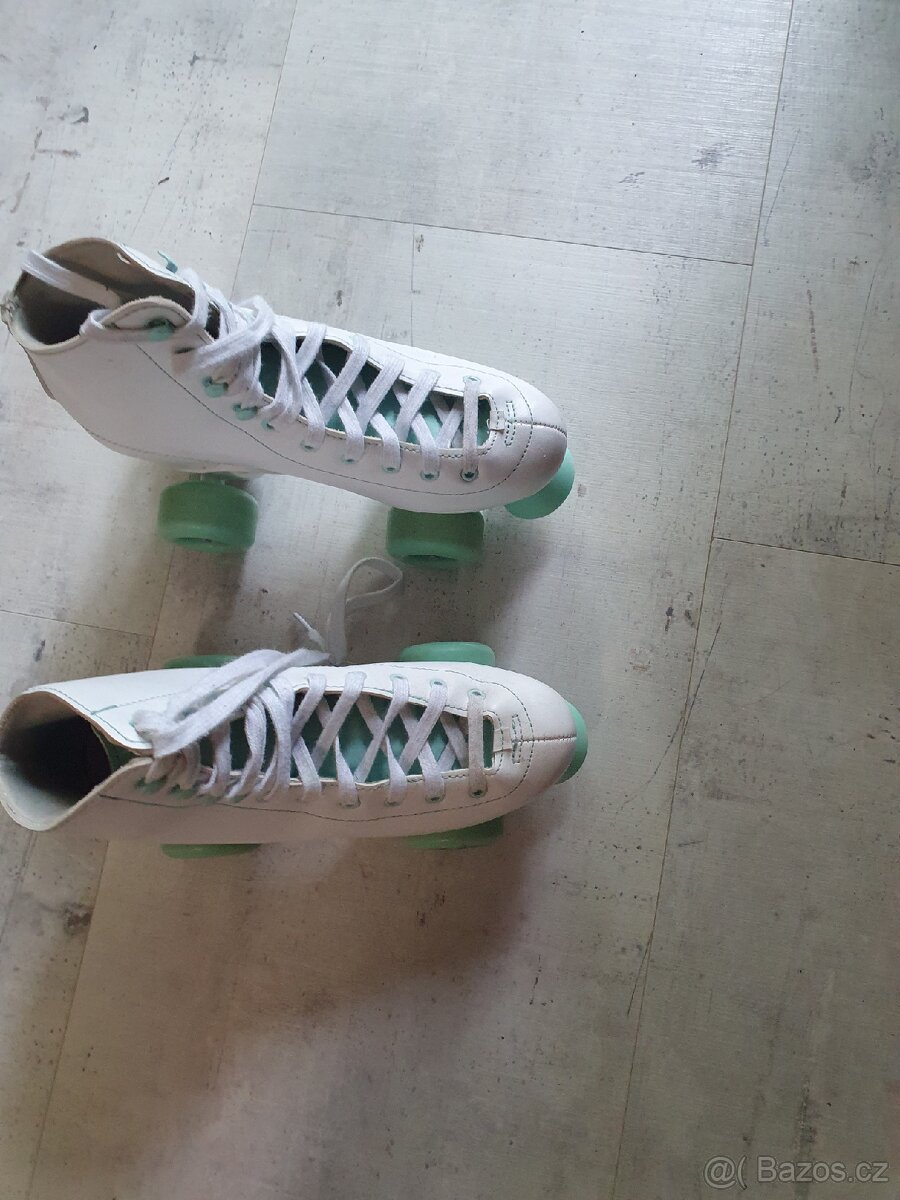 kolečkové brusle SFR