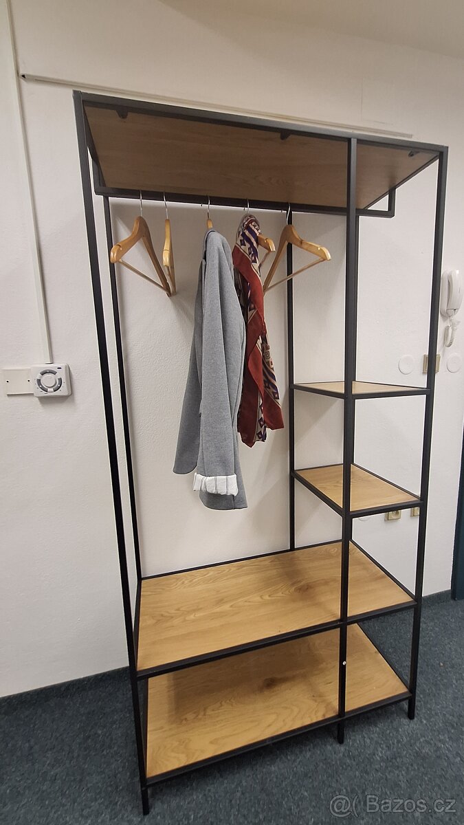 Předsíňová stěna JYSK