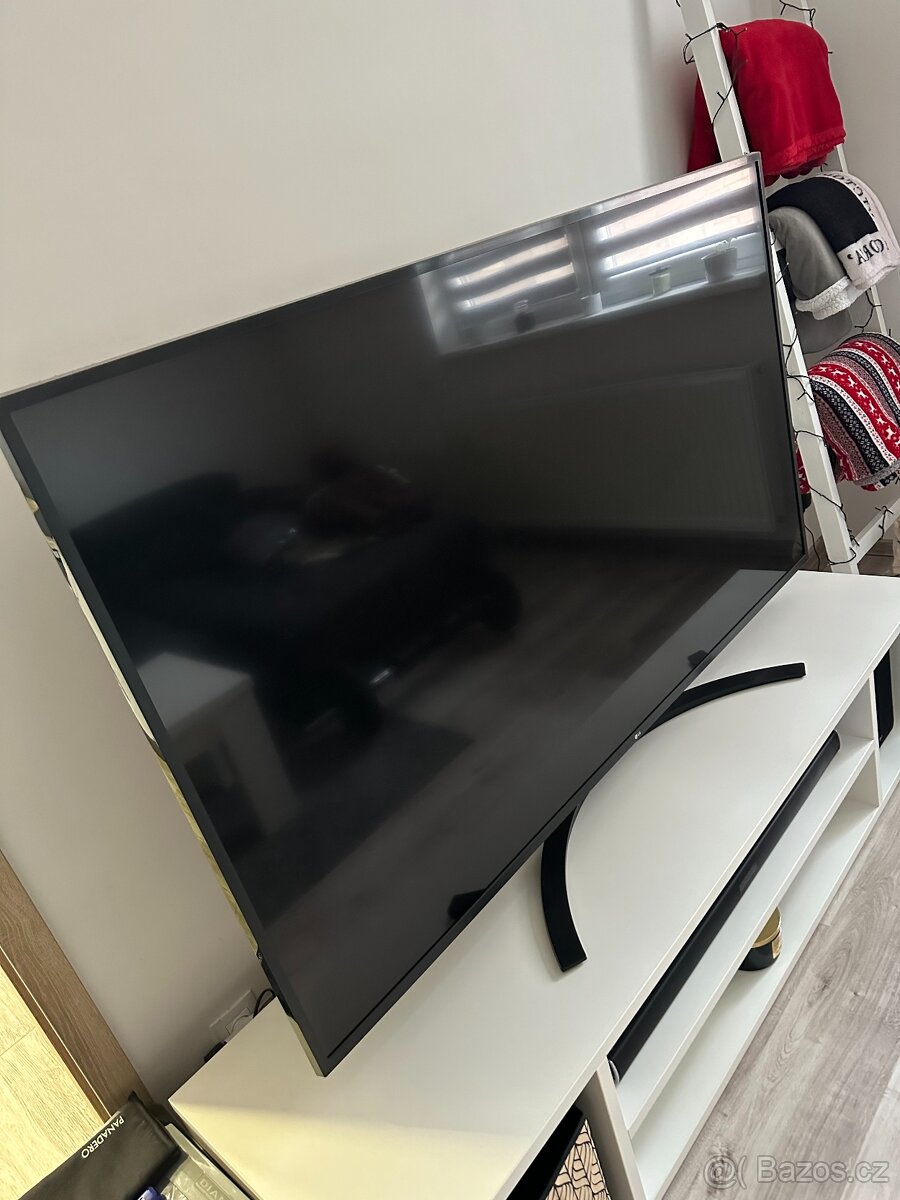 70" LG UHD TV 4K, webOS Smart TV 177cm
